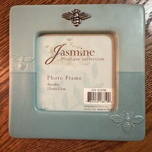 Pewter bumblebee blue ceramic bee frame